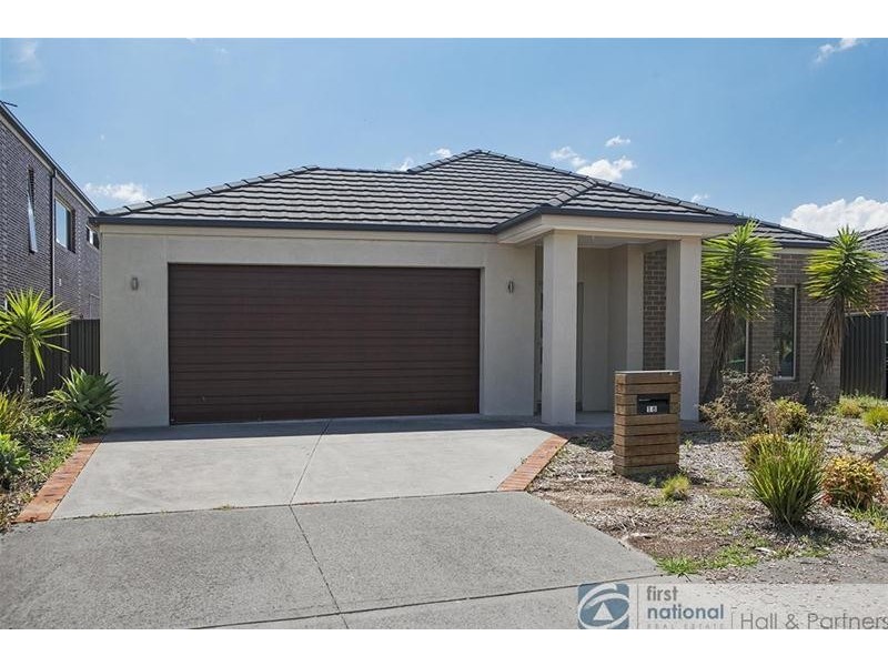 18 Darwin Way, Pakenham VIC 3810
