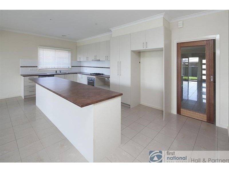 18 Darwin Way, Pakenham VIC 3810