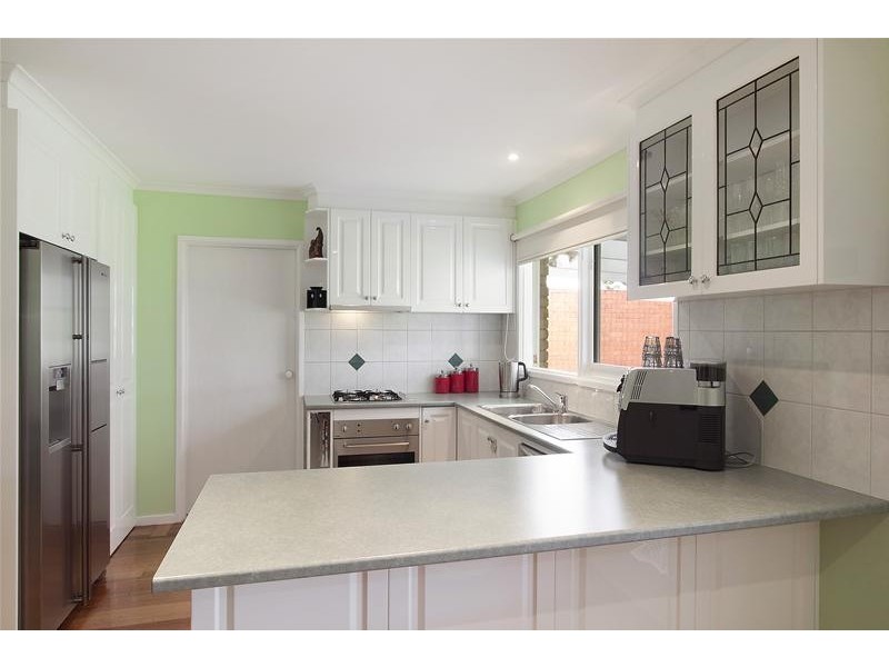 27 Milton Crescent, Mulgrave VIC 3170