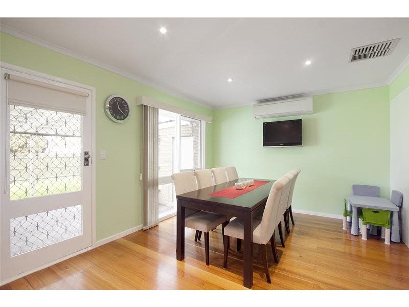 27 Milton Crescent, Mulgrave VIC 3170