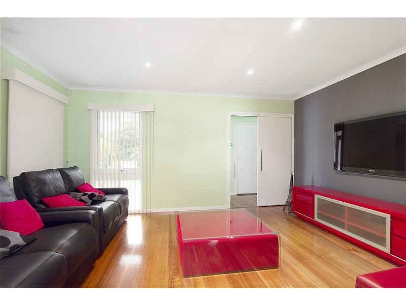27 Milton Crescent, Mulgrave VIC 3170