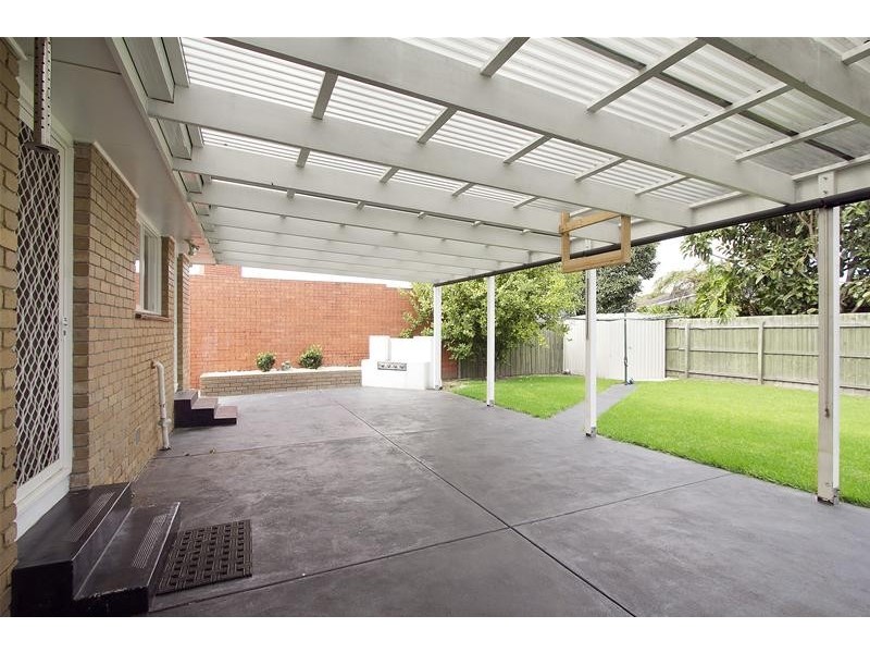 27 Milton Crescent, Mulgrave VIC 3170