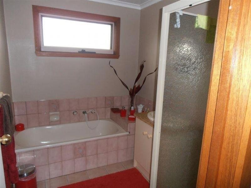 1 Gurner Court, Endeavour Hills VIC 3802