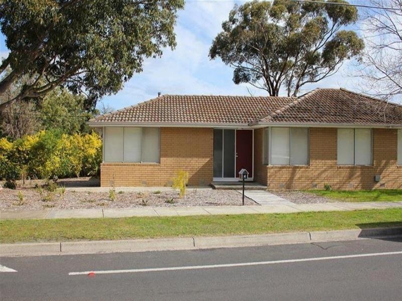 4 Essex Park Drive, Endeavour Hills VIC 3802