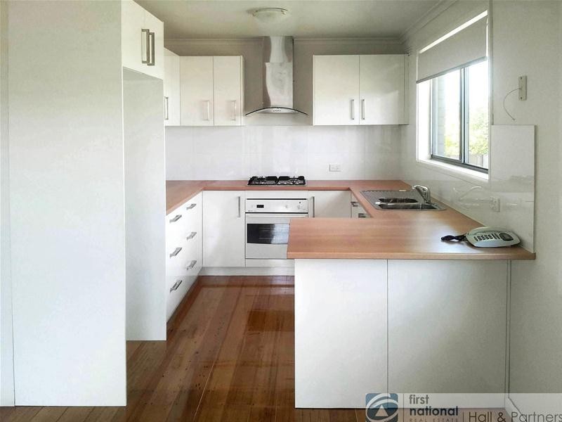 4 Essex Park Drive, Endeavour Hills VIC 3802