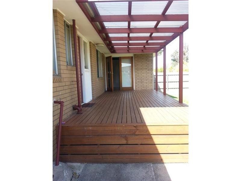 4 Essex Park Drive, Endeavour Hills VIC 3802