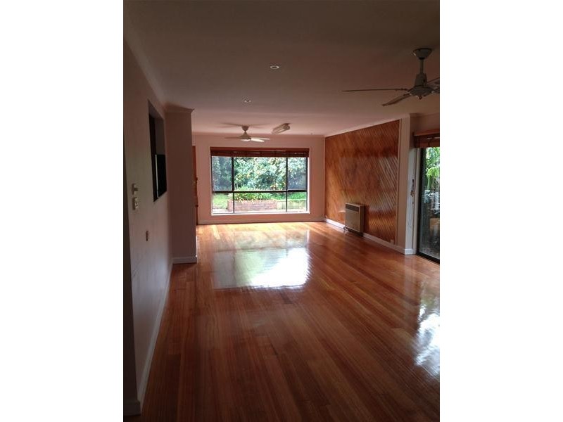 22 Robert Molyneux Avenue, Endeavour Hills VIC 3802