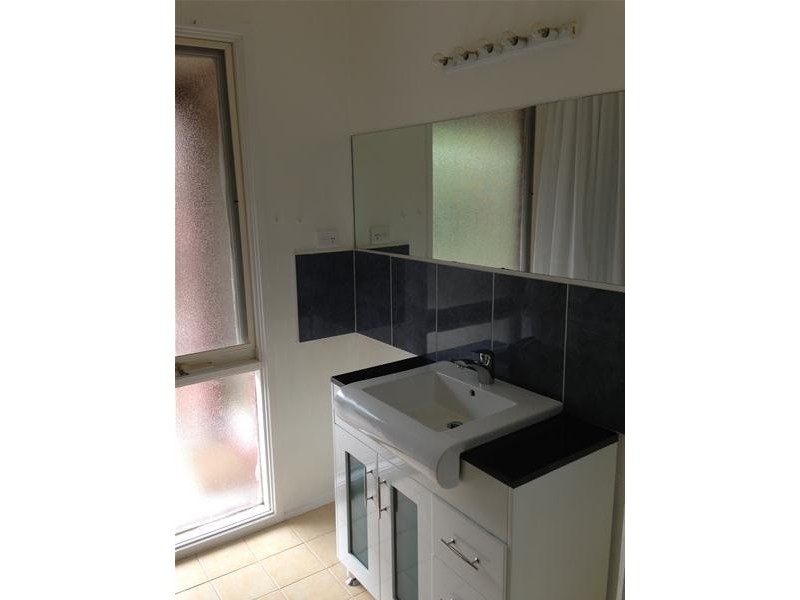 22 Robert Molyneux Avenue, Endeavour Hills VIC 3802