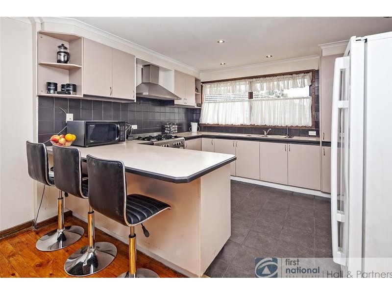 152 James Cook Drive, Endeavour Hills VIC 3802