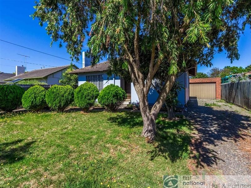 16 Latham Crescent, Dandenong North VIC 3175