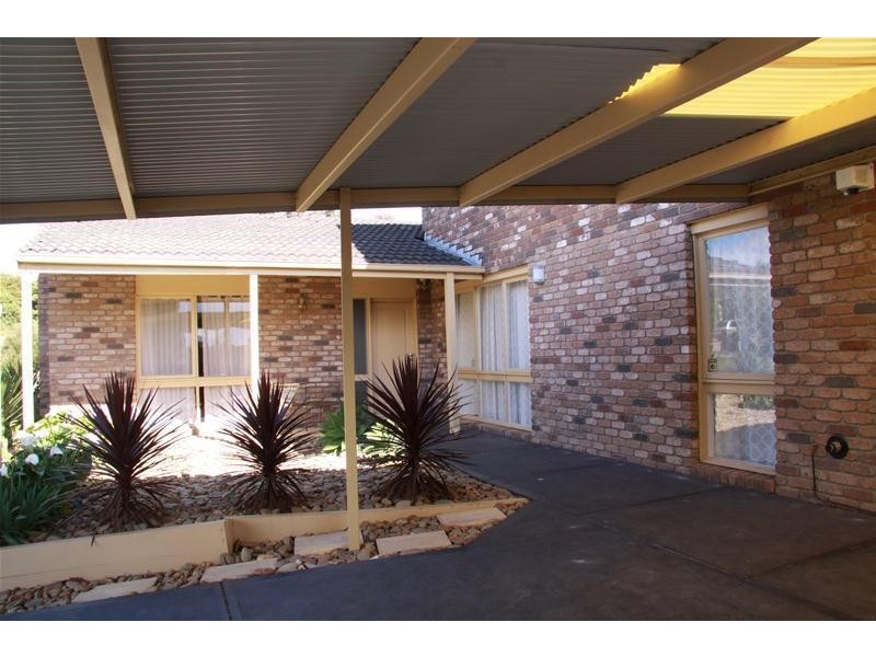 2 Mildura Crescent, Endeavour Hills VIC 3802