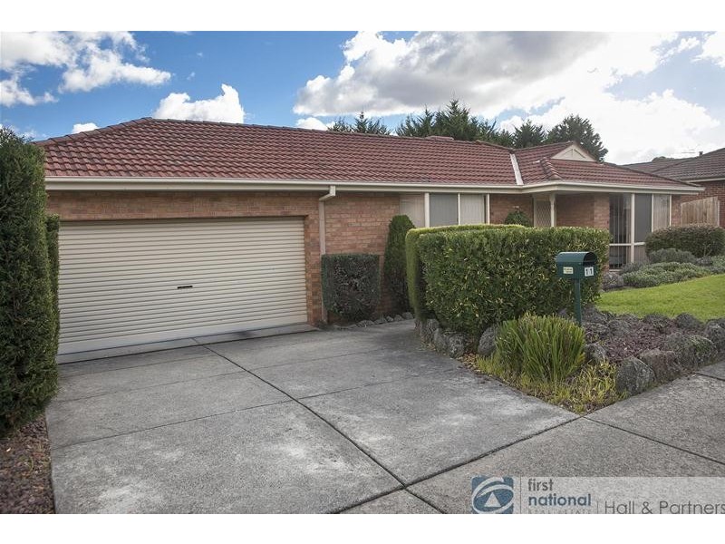 11 Pinto Close, Endeavour Hills VIC 3802