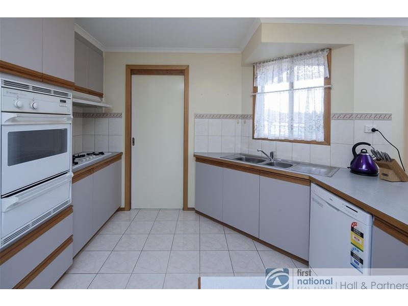 11 Pinto Close, Endeavour Hills VIC 3802