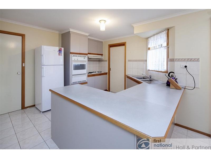 11 Pinto Close, Endeavour Hills VIC 3802