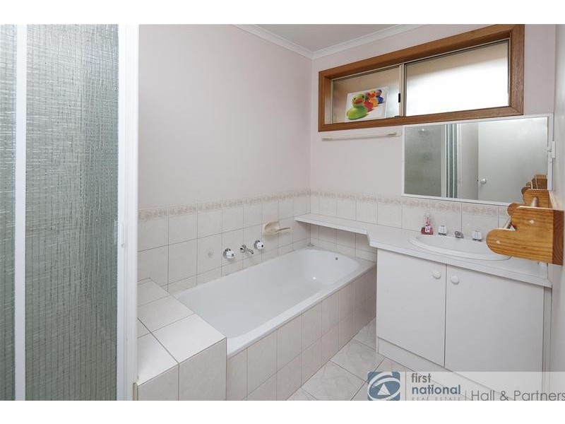 11 Pinto Close, Endeavour Hills VIC 3802