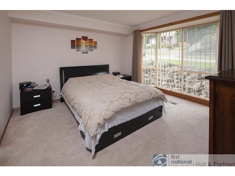 11 Pinto Close, Endeavour Hills VIC 3802