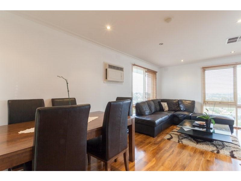 2 Oxley Way, Endeavour Hills VIC 3802