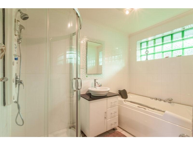 2 Oxley Way, Endeavour Hills VIC 3802