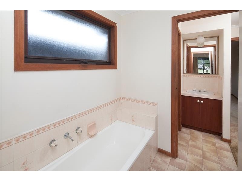 13 Jacinta Court, Doveton VIC 3177