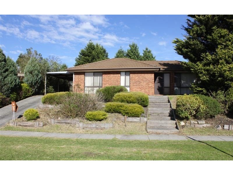 89 Kennington Park Drive, Endeavour Hills VIC 3802