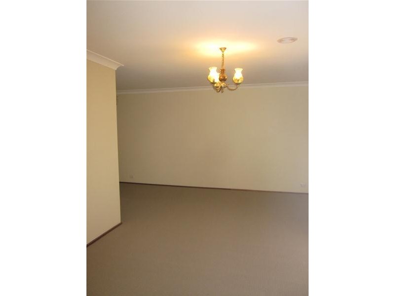 2 Corran Court, Endeavour Hills VIC 3802