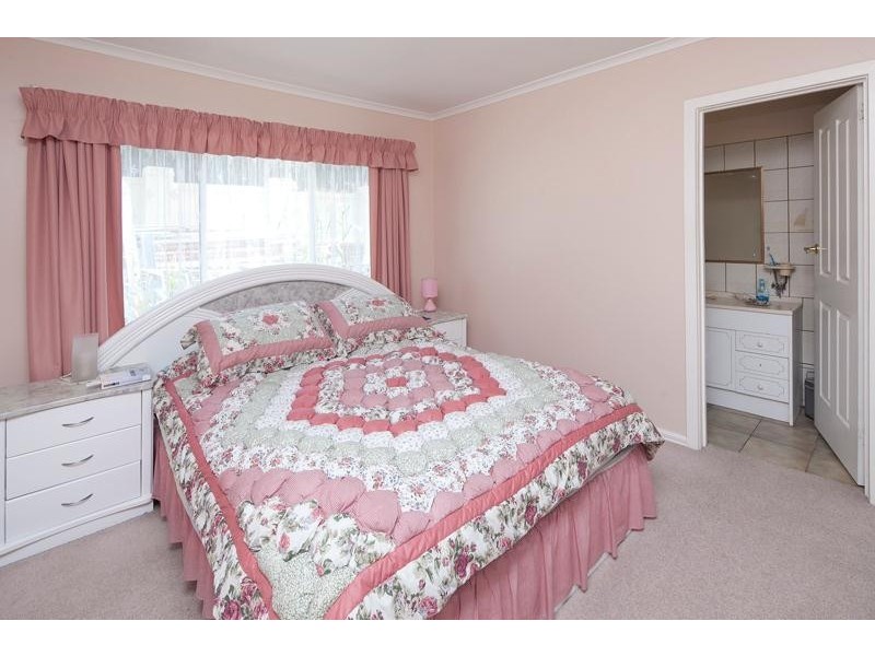 22 Churchill Park Drive, Lysterfield South VIC 3156