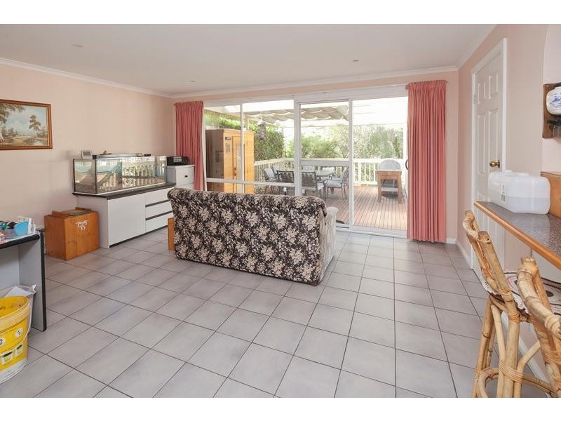 22 Churchill Park Drive, Lysterfield South VIC 3156