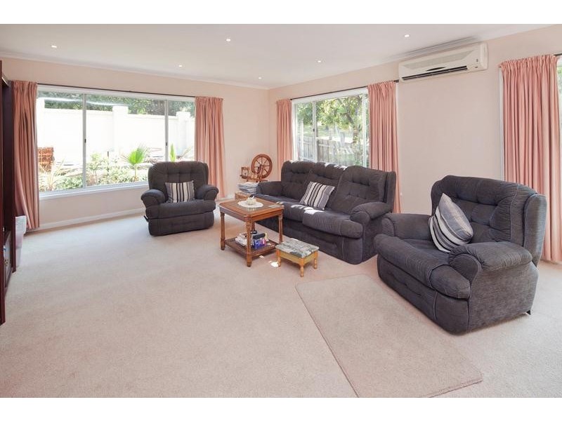 22 Churchill Park Drive, Lysterfield South VIC 3156