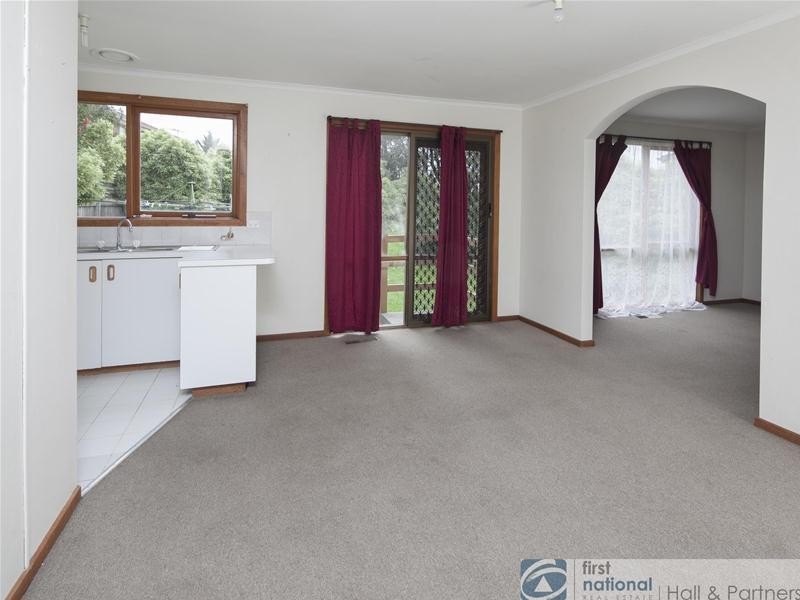 13 Denton Drive, Endeavour Hills VIC 3802