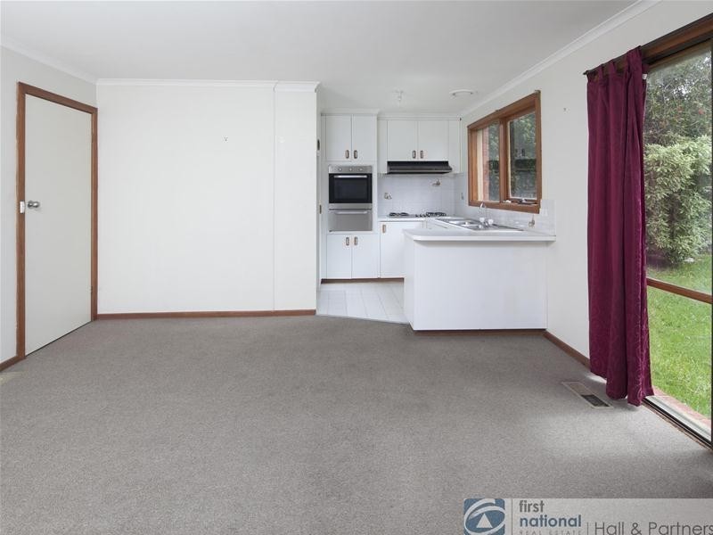 13 Denton Drive, Endeavour Hills VIC 3802