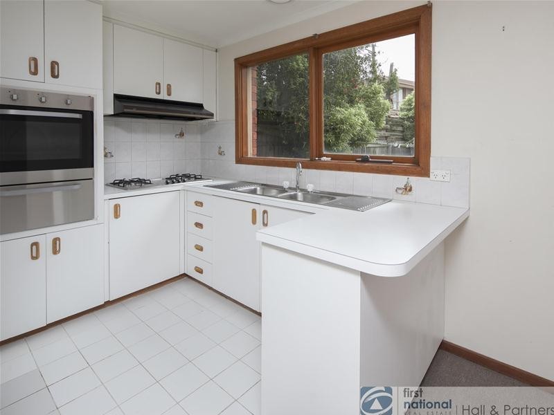 13 Denton Drive, Endeavour Hills VIC 3802