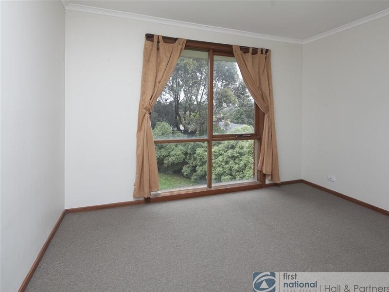 13 Denton Drive, Endeavour Hills VIC 3802