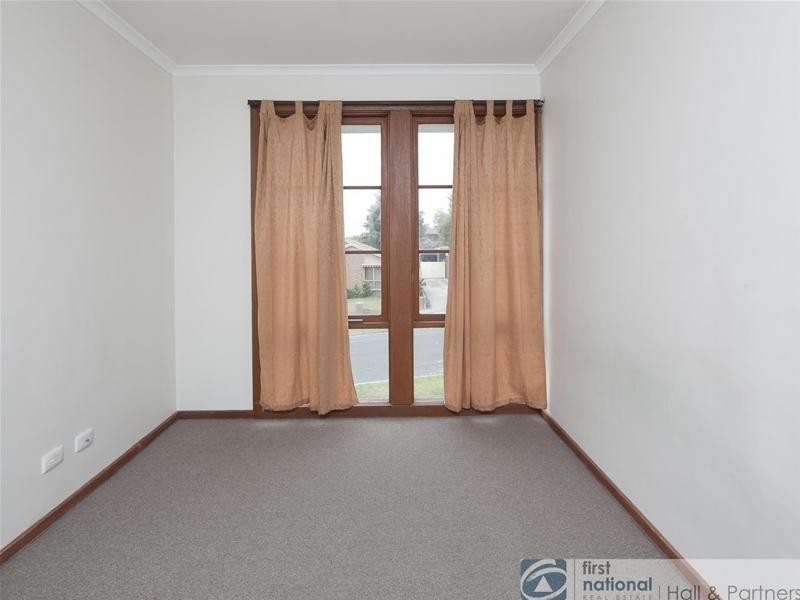 13 Denton Drive, Endeavour Hills VIC 3802