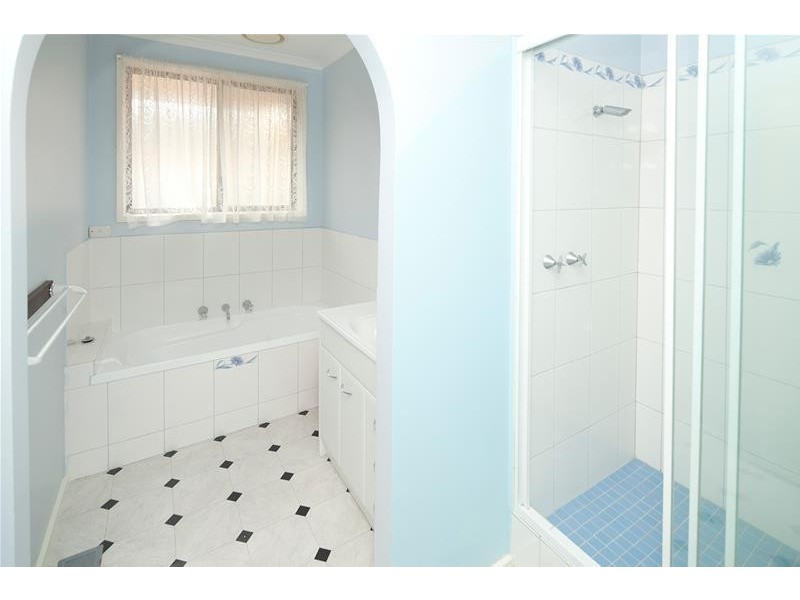 17 Dozey Place, Endeavour Hills VIC 3802