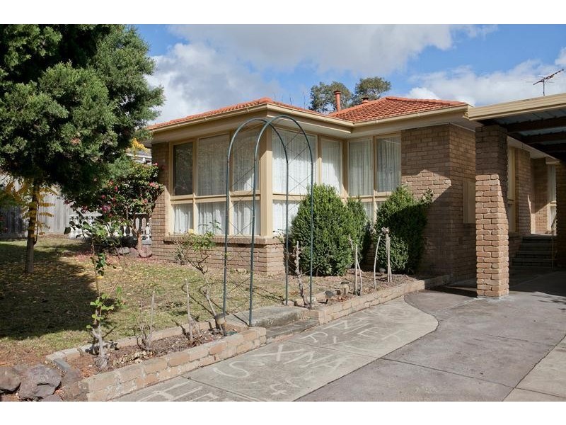 82 James Cook Drive, Endeavour Hills VIC 3802