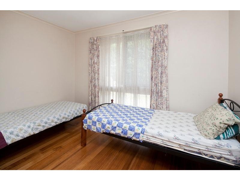 82 James Cook Drive, Endeavour Hills VIC 3802