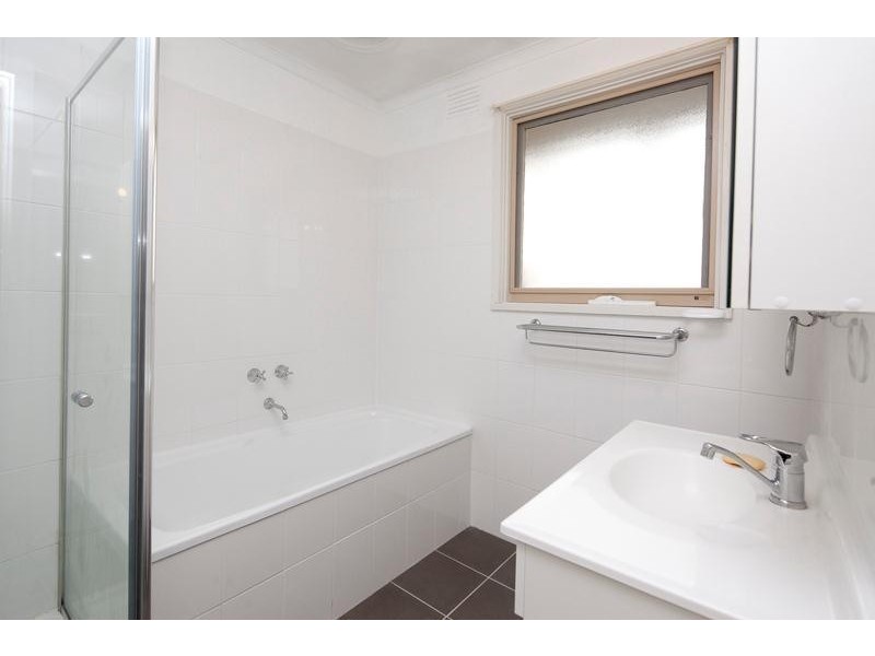 82 James Cook Drive, Endeavour Hills VIC 3802