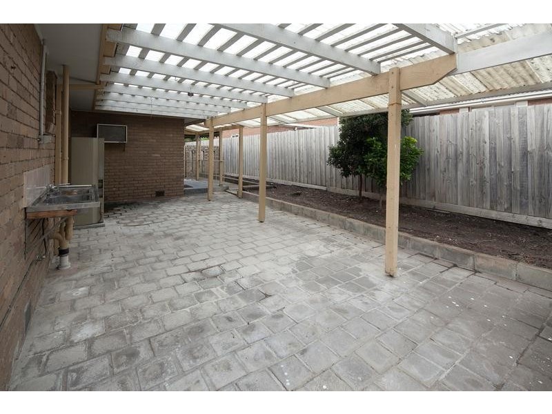 82 James Cook Drive, Endeavour Hills VIC 3802