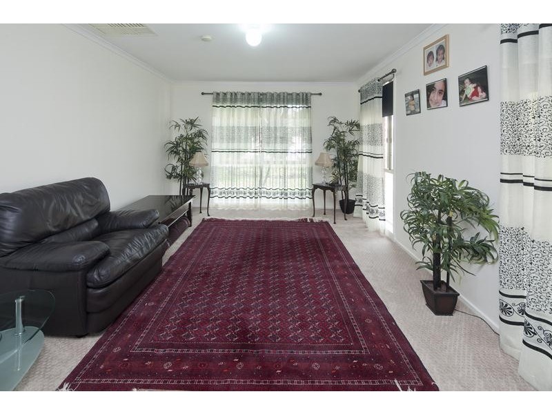 11 Lara Court, Hallam VIC 3803