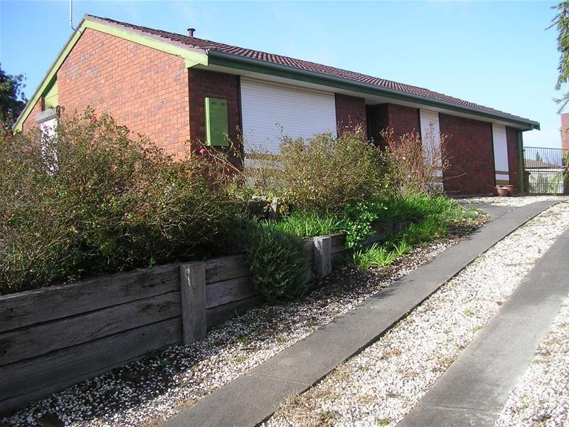 246 James Cook Drive, Endeavour Hills VIC 3802