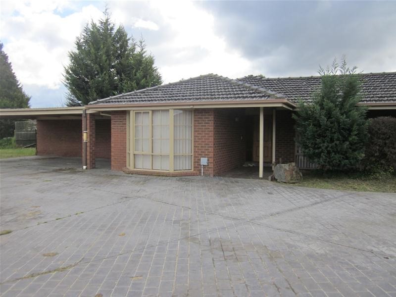 134 Kennington Park Drive, Endeavour Hills VIC 3802