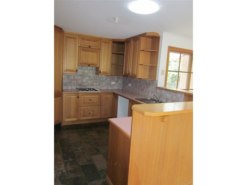 134 Kennington Park Drive, Endeavour Hills VIC 3802