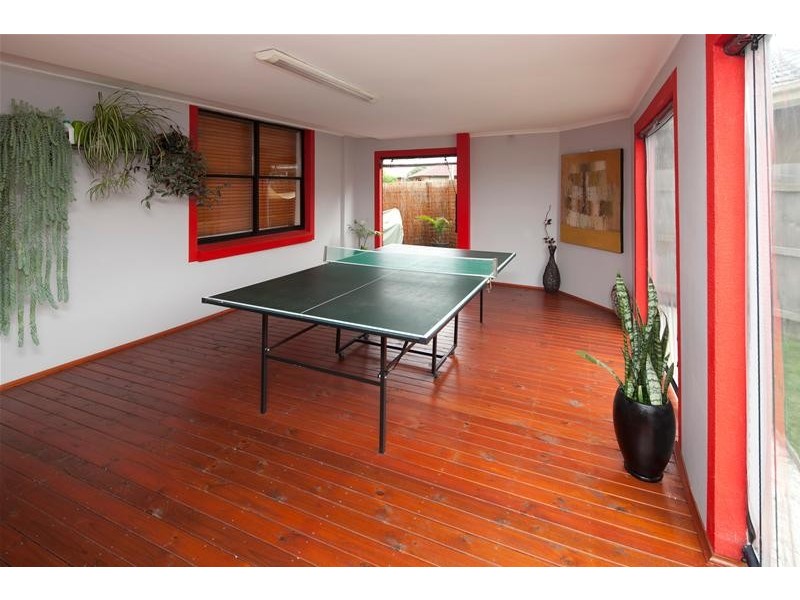 15 Scarlet Drive, Doveton VIC 3177