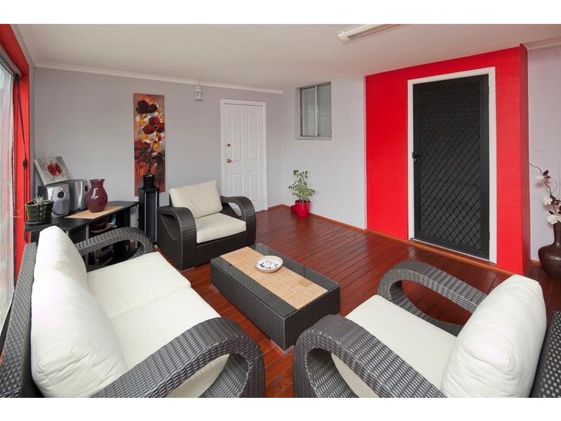 15 Scarlet Drive, Doveton VIC 3177