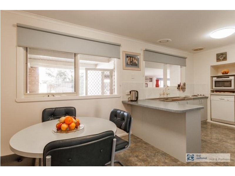 12 Glencoe  Grove, Dandenong North VIC 3175