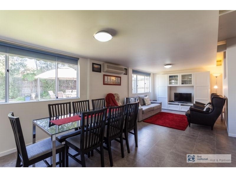 12 Glencoe  Grove, Dandenong North VIC 3175