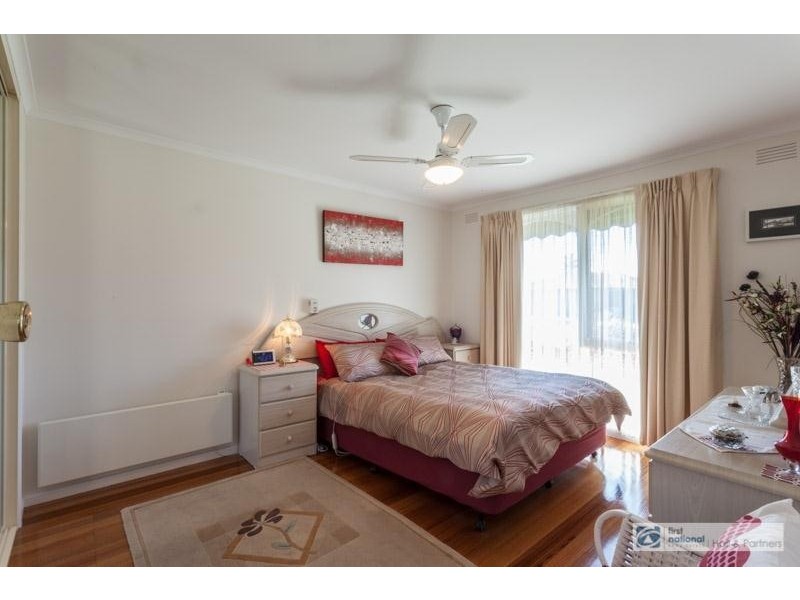 12 Glencoe  Grove, Dandenong North VIC 3175