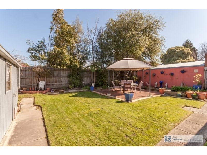 12 Glencoe  Grove, Dandenong North VIC 3175