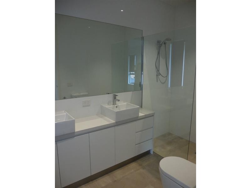 2/15 Caledonia Crescent, Mulgrave VIC 3170