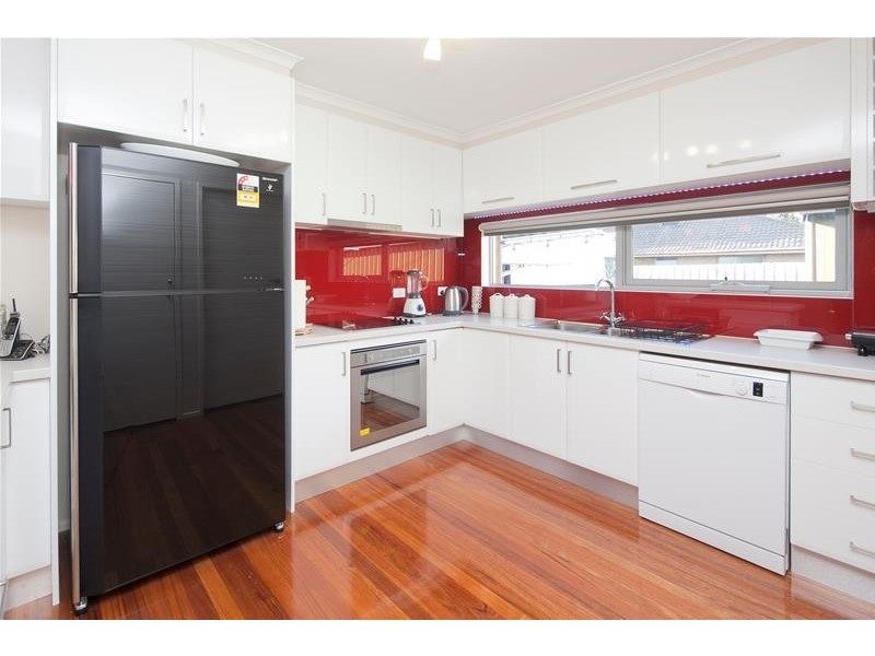 64 Essex Park Drive, Endeavour Hills VIC 3802